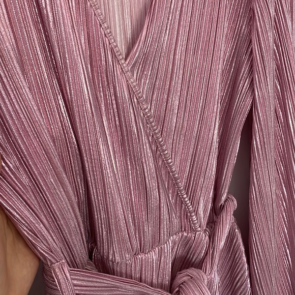 Bardot monochrome dress. Above knee length super cute and flirty - Picture 3 of 4